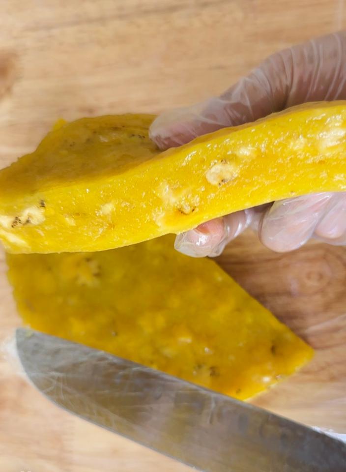 Bánh Chuối Hấp -duoc-ban-tai-Lò Bánh MINH THƯ