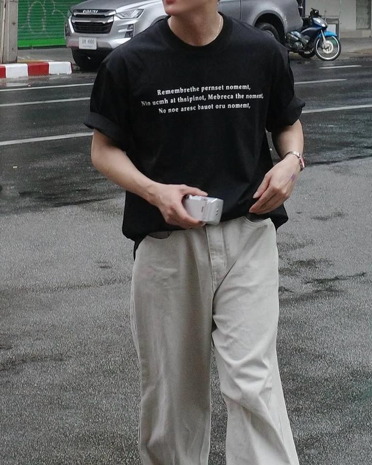 Áo thun REMEMBRE GIN 647-duoc-ban-tai-𝗚𝗜𝗡 𝗕𝗢𝗨𝗧𝗜𝗤𝗨𝗘