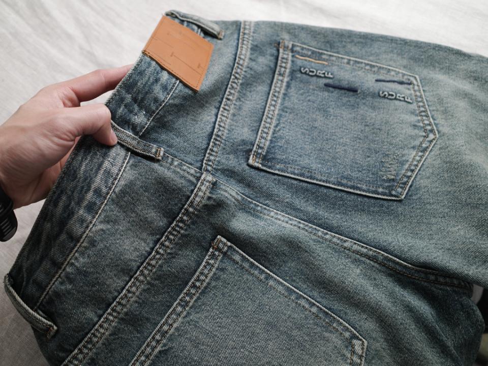 Quần jean baggy xanh xước SURF DNST 9363-duoc-ban-tai-𝗚𝗜𝗡 𝗕𝗢𝗨𝗧𝗜𝗤𝗨𝗘