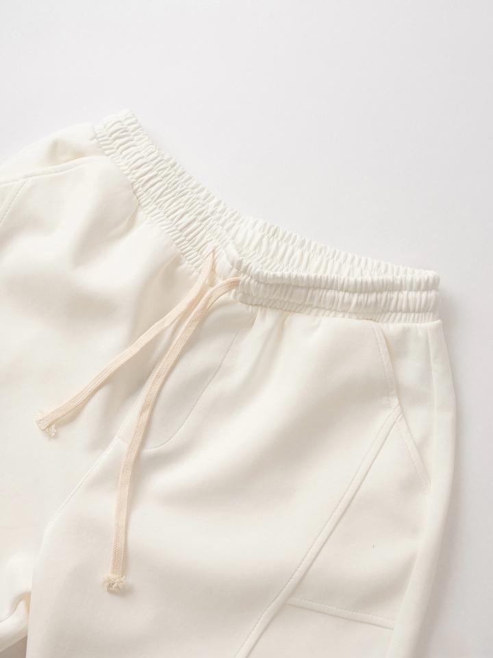 Quần short nỉ trượt DNST 692-duoc-ban-tai-𝗚𝗜𝗡 𝗕𝗢𝗨𝗧𝗜𝗤𝗨𝗘