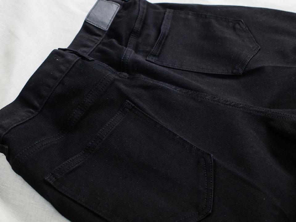Quần jeans suông trơn DNST 5066-duoc-ban-tai-𝗚𝗜𝗡 𝗕𝗢𝗨𝗧𝗜𝗤𝗨𝗘