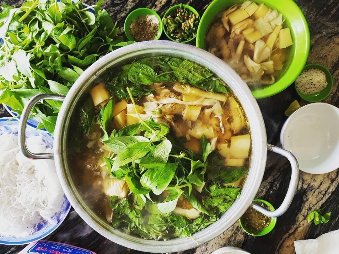 Lẩu Gà Lá É-duoc-ban-tai-BBQ đà lạt giao tận nơi