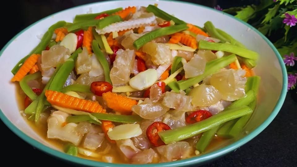 Gân bò trộn rau tiến vua-duoc-ban-tai-Bếp sạch Việt