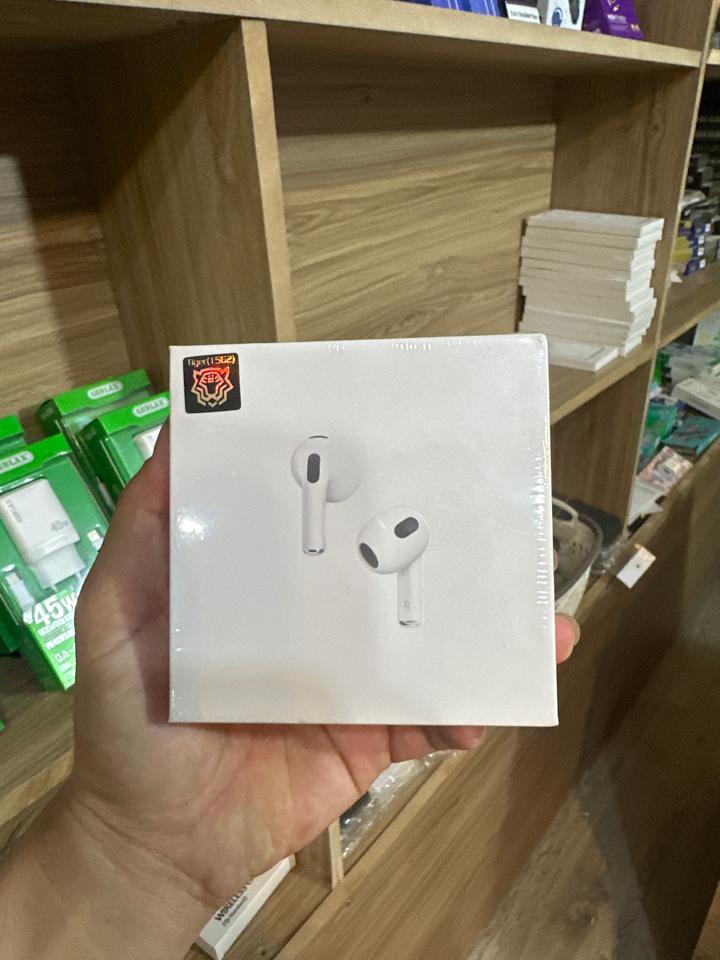 Tai nghe aribos-duoc-ban-tai-TUẤN HƯNG MOBILE