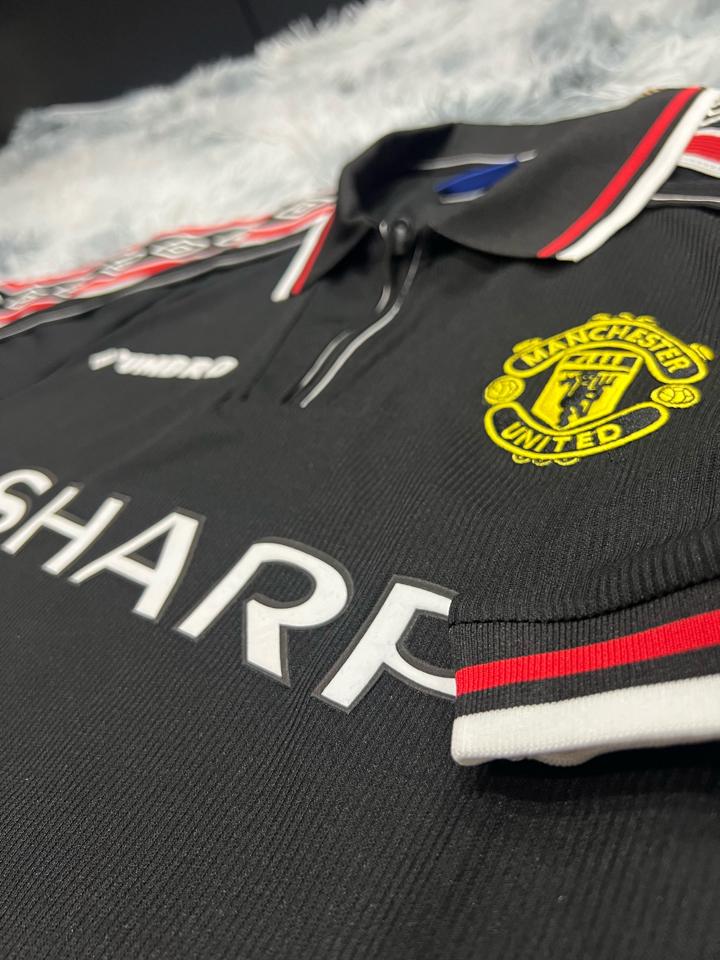 [Retro Player] Áo bóng đá Manchester United 1998 sân khách-duoc-ban-tai-KYD - Outfit của bạn, gu của KYD