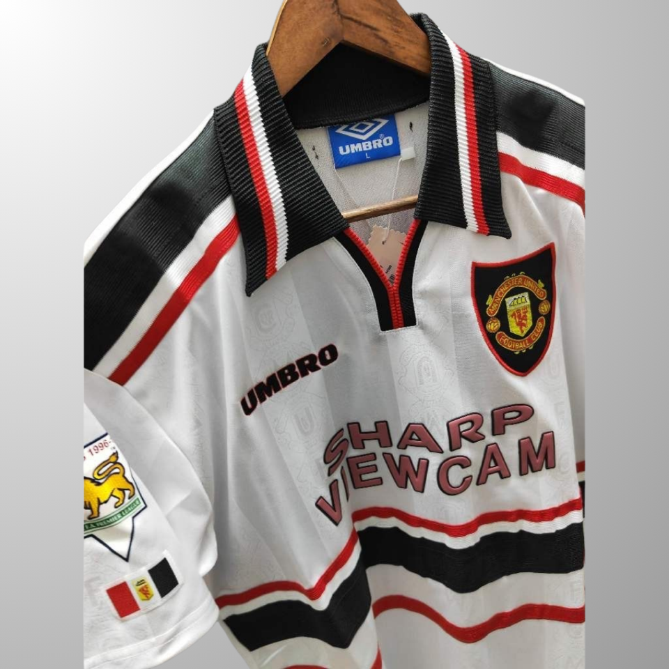[Retro] Áo MU 98-99 sân khách Beckham-duoc-ban-tai-KYD - Outfit của bạn, gu của KYD