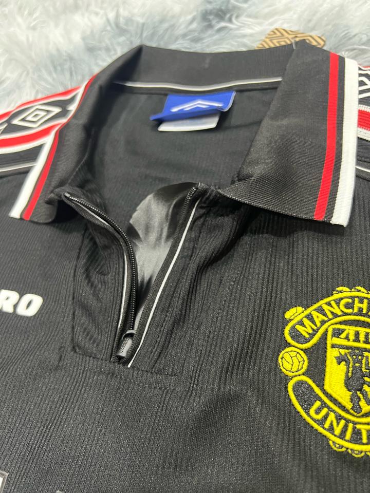 [Retro Player] Áo bóng đá Manchester United 1998 sân khách-duoc-ban-tai-KYD - Outfit của bạn, gu của KYD