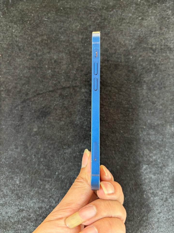 12 128G Xanh 97-98%-duoc-ban-tai-Táo chất store