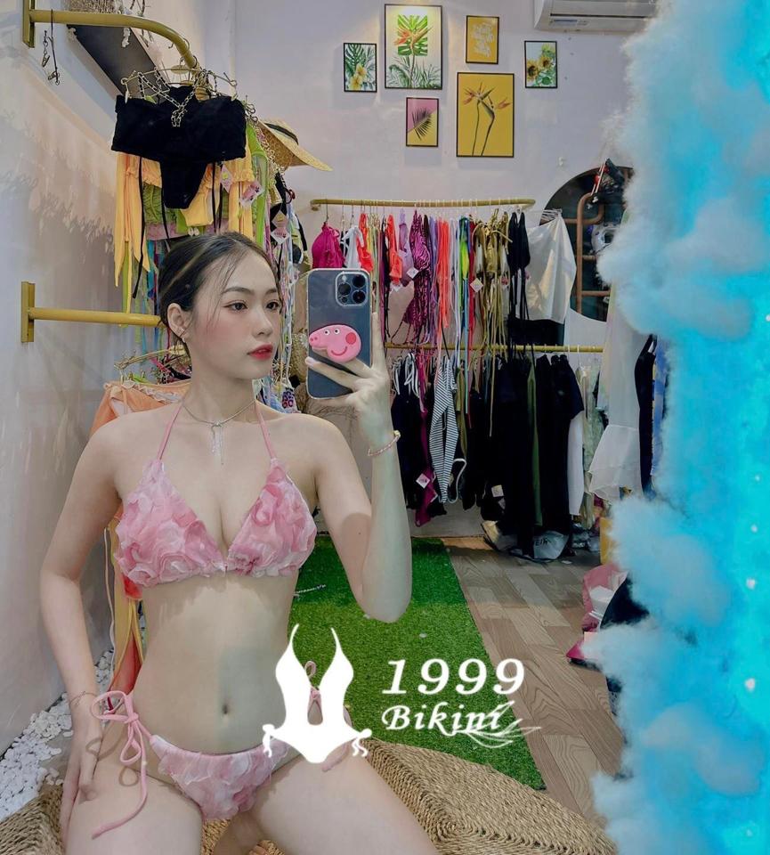 2 mảnh hoa hồng-duoc-ban-tai-𝐁𝐈𝐊𝐈𝐍𝐈 𝟏𝟗𝟗𝟗
