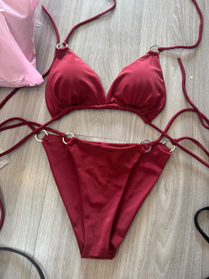 Bikini 2 mảnh đỏ khoen-duoc-ban-tai-𝐁𝐈𝐊𝐈𝐍𝐈 𝟏𝟗𝟗𝟗