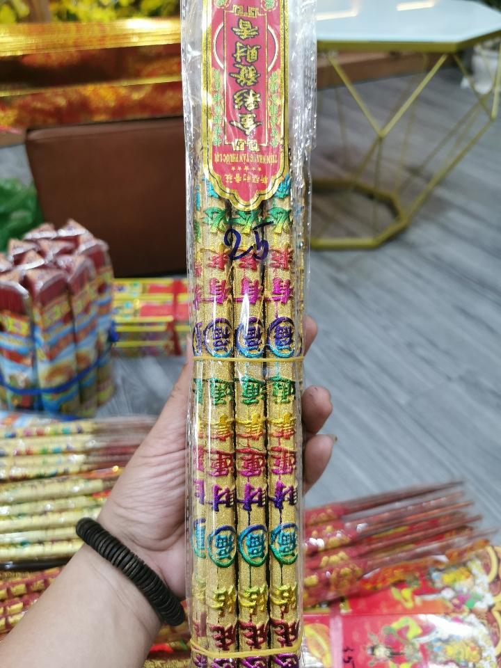 Nhang 3 cây màu 4 tất-duoc-ban-tai-Phong Thủy Nguyễn Luân 18