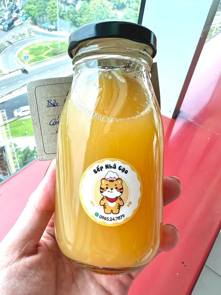 Nước ép táo-duoc-ban-tai-Bếp Nhà Gạo