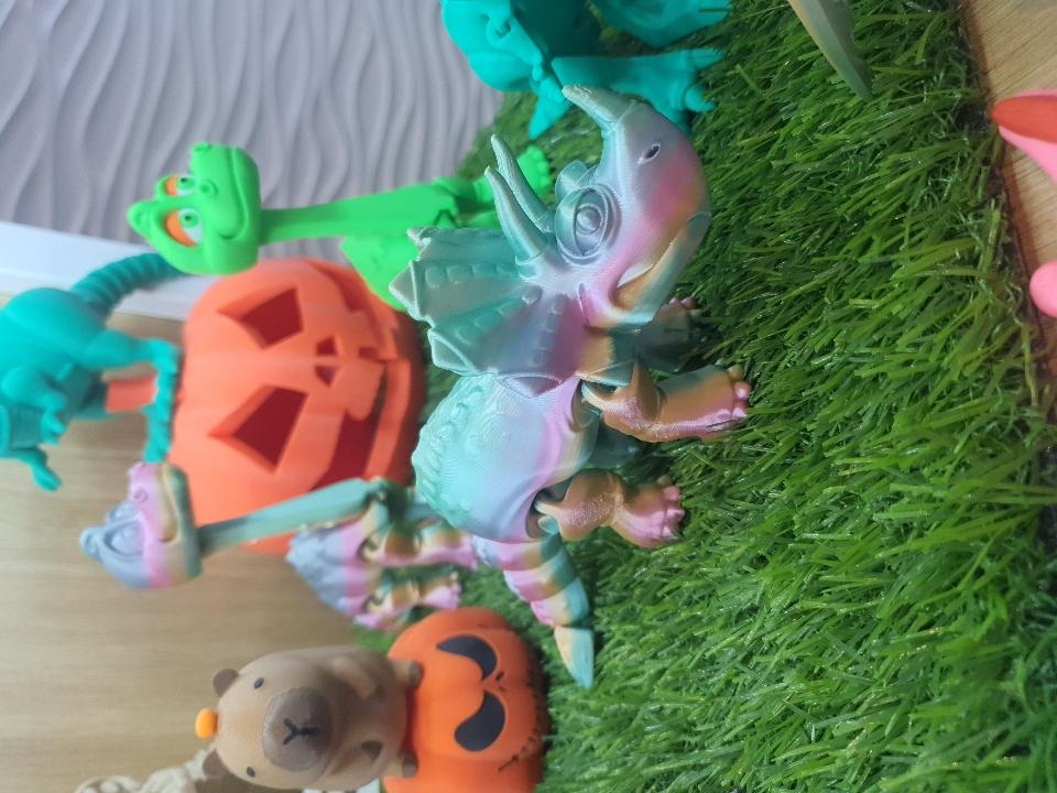 Khủng long 3 sừng-duoc-ban-tai-Lytran 3D Printing