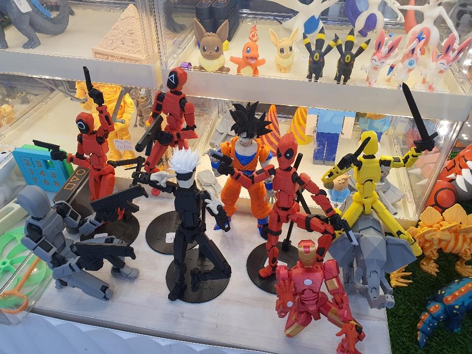 Dummy Gojo-duoc-ban-tai-Lytran3D Gold Coast