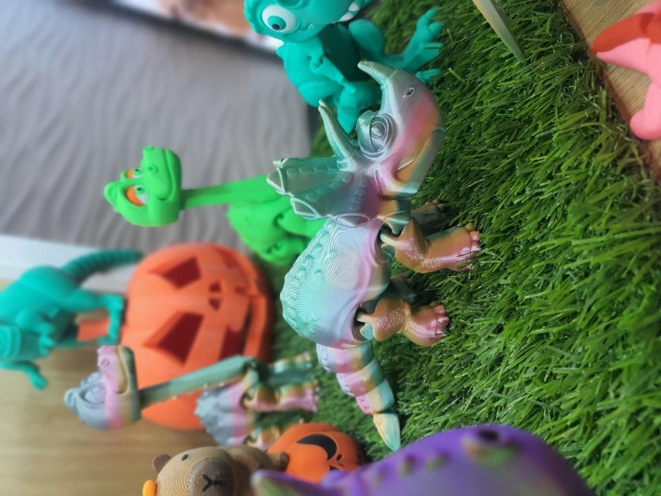 Khủng long 3 sừng-duoc-ban-tai-Lytran 3D Printing