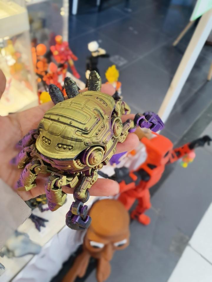 Con cua máy-duoc-ban-tai-Lytran 3D Printing