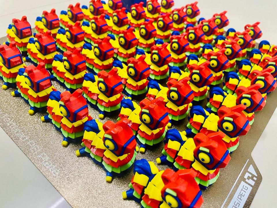 Con lân Pinata-duoc-ban-tai-Lytran 3D Printing