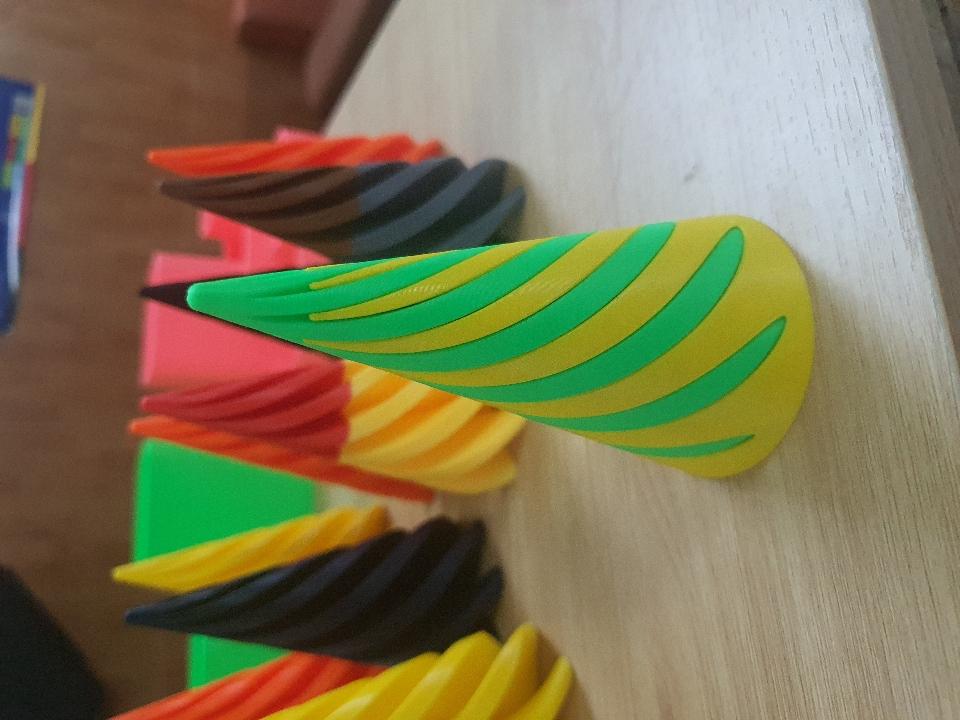 Cây thông xoắn-duoc-ban-tai-Lytran 3D Printing