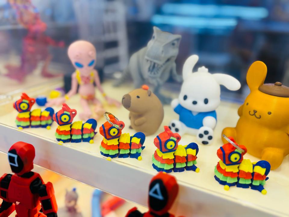 Con lân Pinata-duoc-ban-tai-Lytran 3D Printing