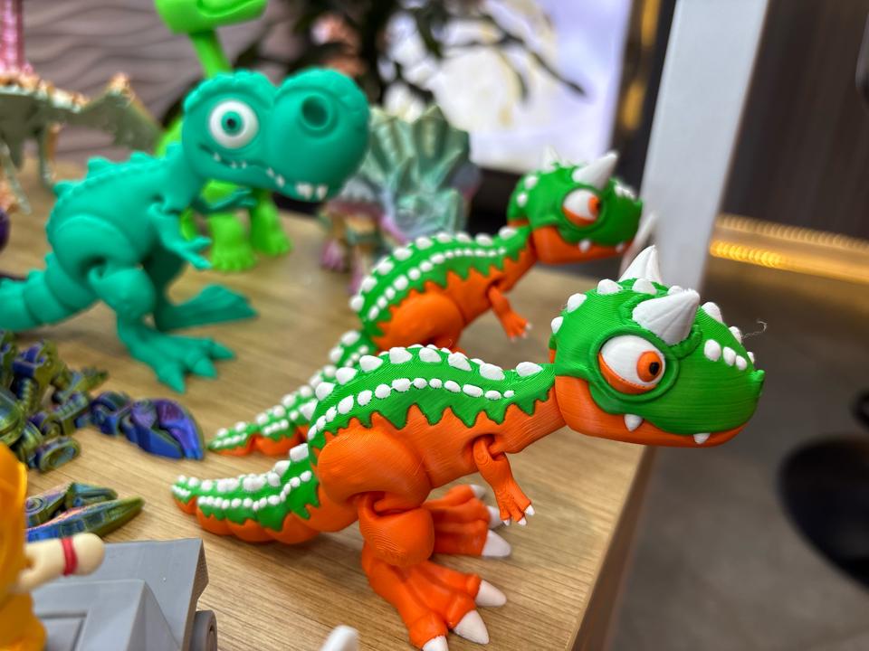 Khủng long 2 sừng-duoc-ban-tai-Lytran3D Gold Coast
