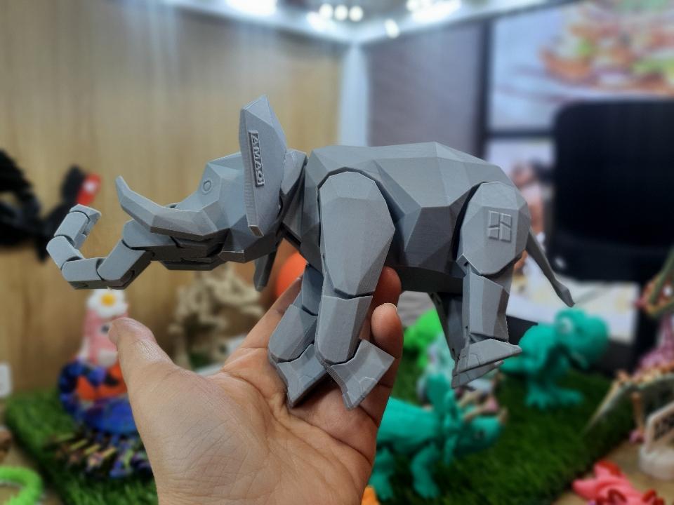 Con voi-duoc-ban-tai-Lytran 3D Printing