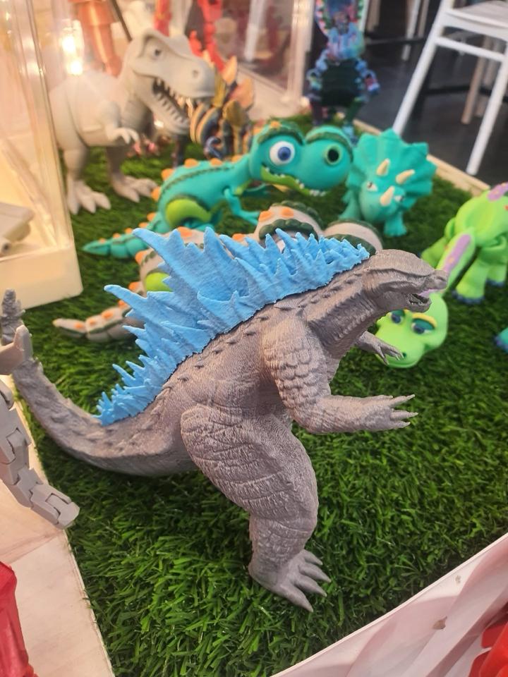 Godzilla-duoc-ban-tai-Lytran 3D Printing