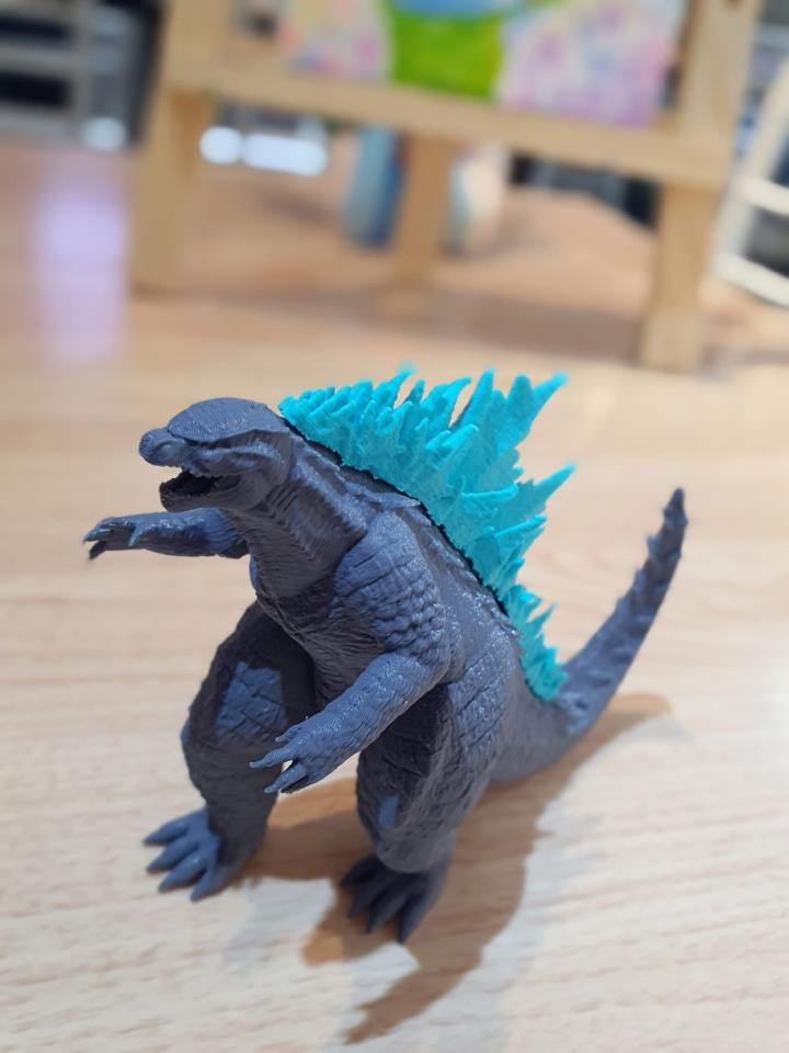 Godzilla-duoc-ban-tai-Lytran 3D Printing