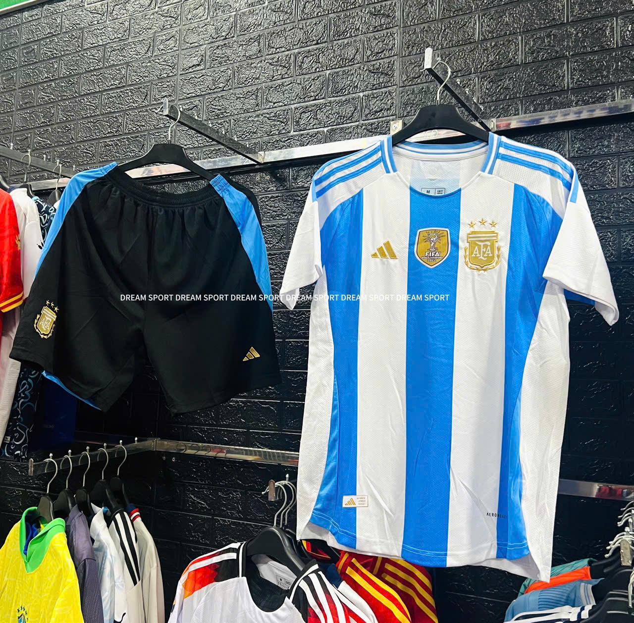 Bộ Argentina trắng -duoc-ban-tai-DREAM SPORT