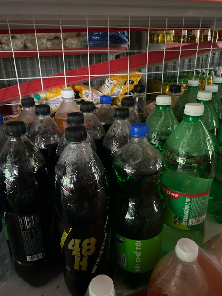 Nước chai to-duoc-ban-tai-Cửa hàng tạp hóa chuyên biên
