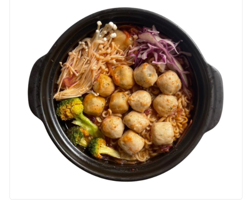 Mỳ cay viên xiên -duoc-ban-tai-Xingfu Kiến An 