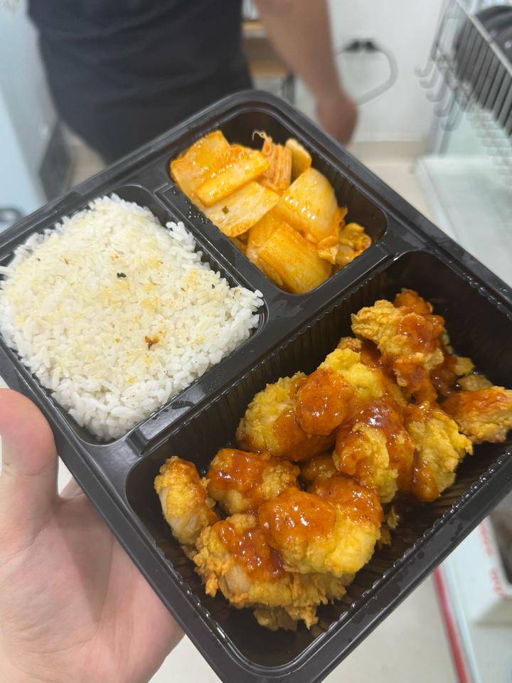 Cơm (mỳ ) gà viên sốt  -duoc-ban-tai-Xingfu Kiến An 
