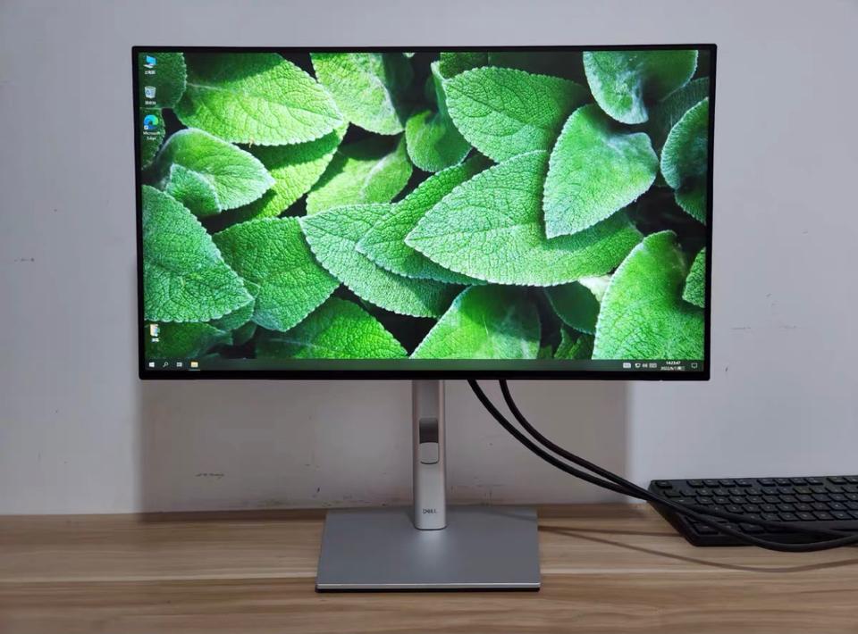 Màn hình đồ hoạ DELL UTRASHARP U2723QE -duoc-ban-tai-TMC Store