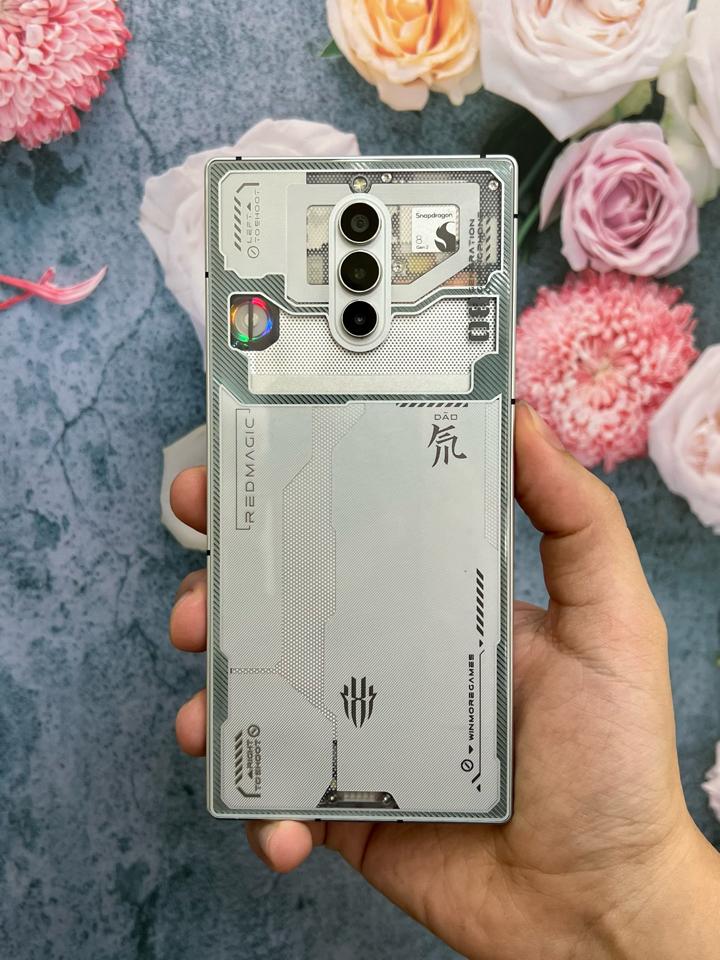 Redmagic 8 pro-duoc-ban-tai-Bèo Mobile Store