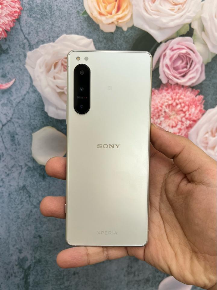 Sony 5 Mark 4 có sạc-duoc-ban-tai-Bèo Mobile Store