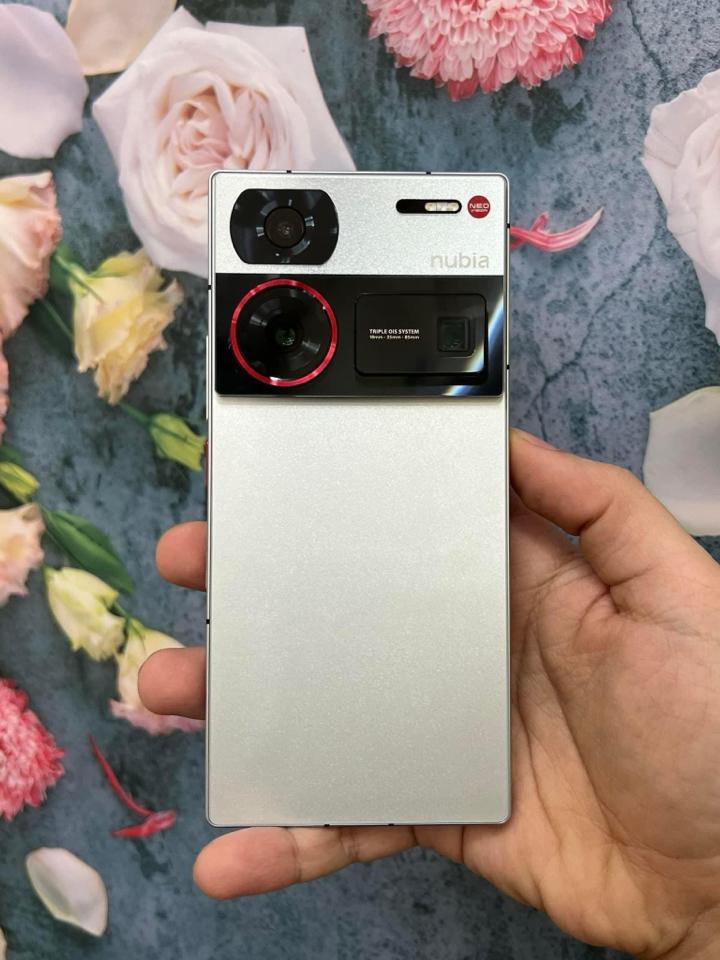 Z60 ultra 12/256-duoc-ban-tai-Bèo Mobile Store