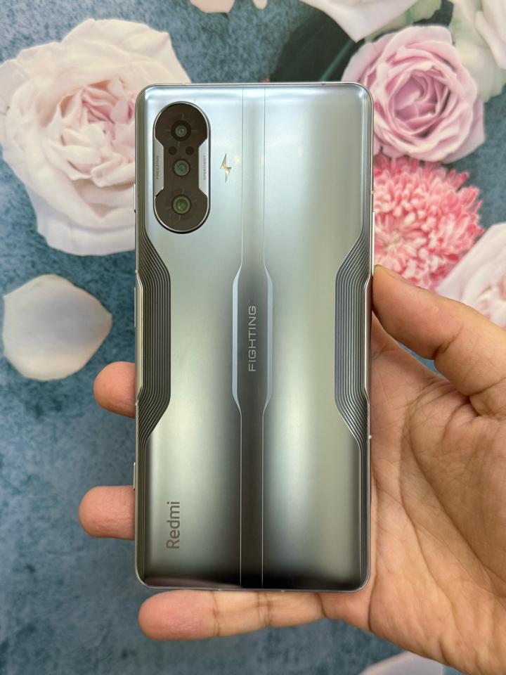 K40 gaming 12/256 khắm-duoc-ban-tai-Bèo Mobile Store