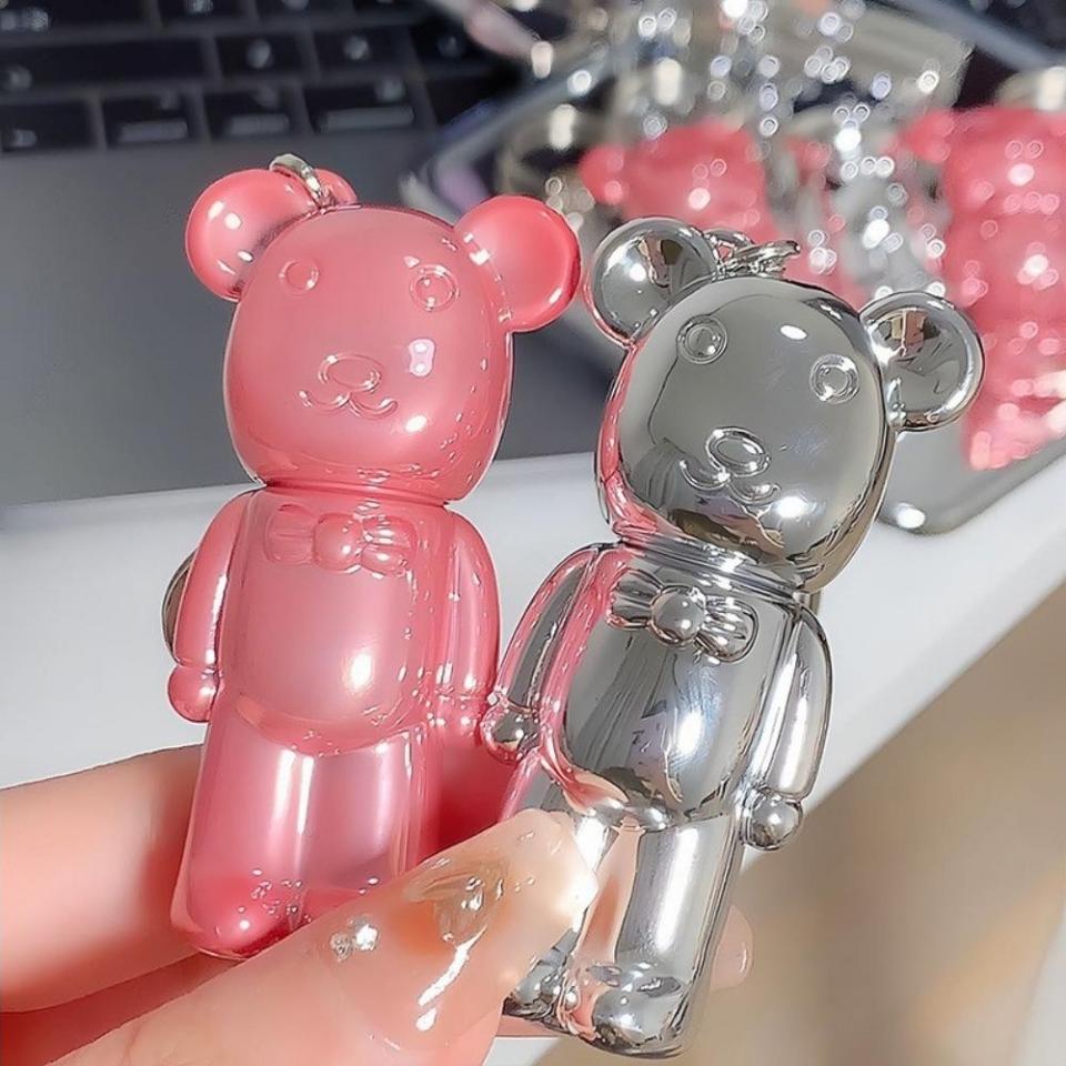 Son ZVEV gấu Bearbrick có kèm móc khóa-duoc-ban-tai-Mèo Lười Store