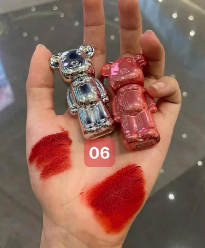 Son ZVEV gấu Bearbrick có kèm móc khóa-duoc-ban-tai-Mèo Lười Store