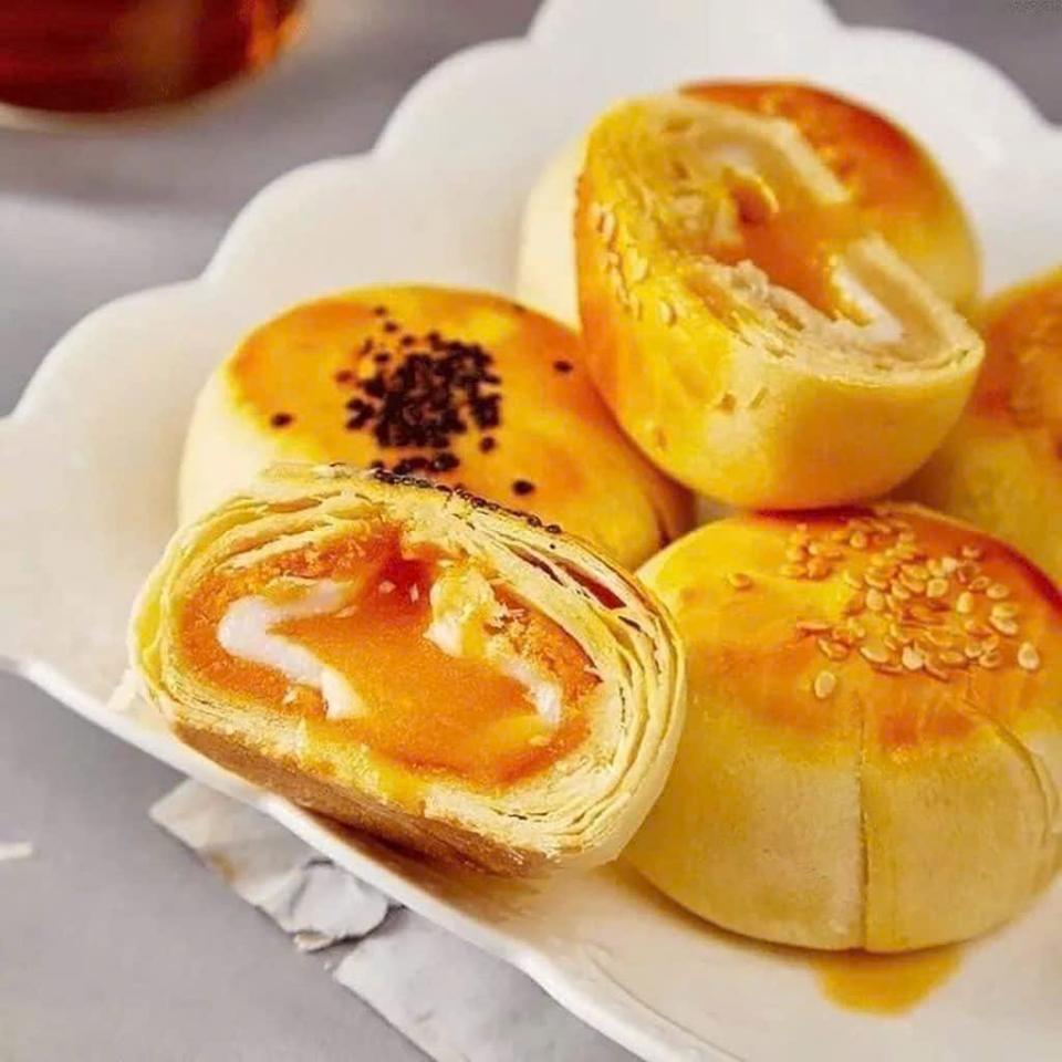 Bánh LIU XIN SU - Trứng Chảy Ngàn Lớp - Bánh Trứng Muối Ngàn Lớp -duoc-ban-tai-Mèo Lười Store