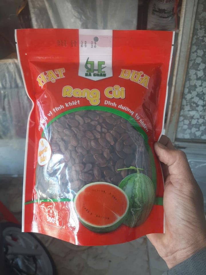 Hạt dưa rang củi Hà Châu-duoc-ban-tai-Hùng Duyên