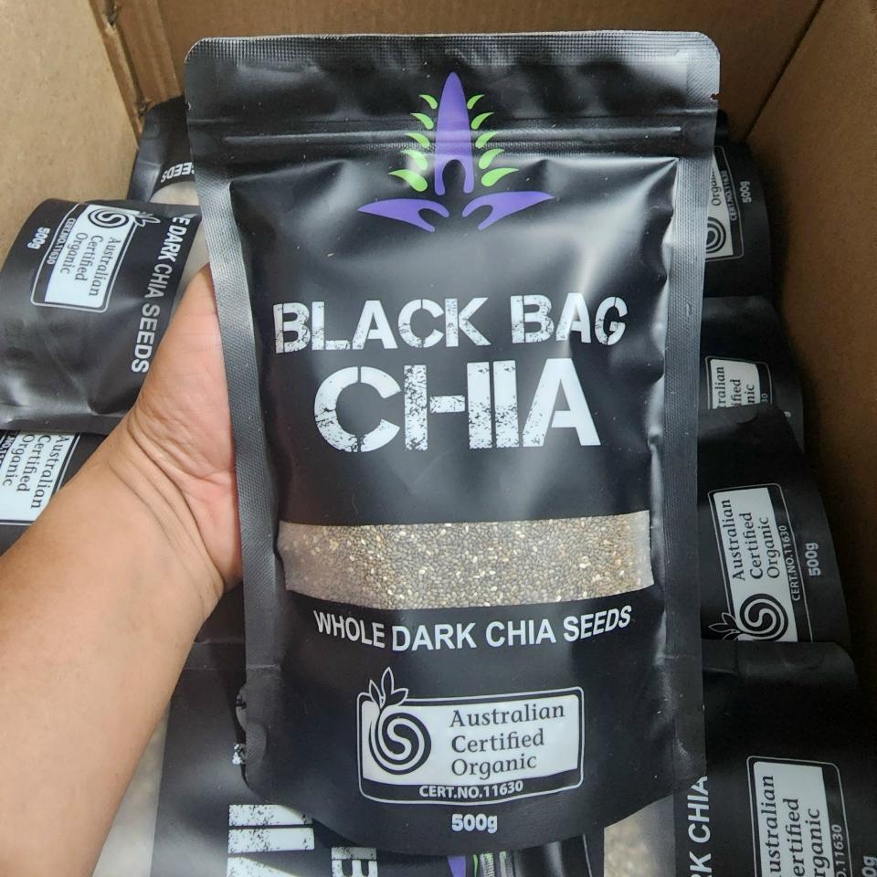 Hạt chia đen-duoc-ban-tai-Hùng Duyên