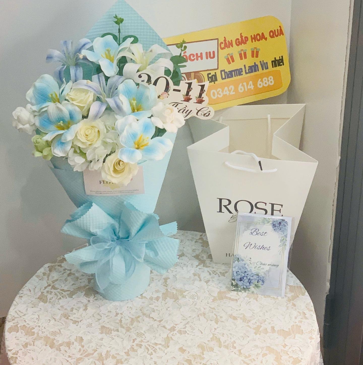 BÓ HOA TULIP MIX HOA HỒNG SAP TẶNG KÈM TÚI THIẾP-duoc-ban-tai-SHOP QUÀ TẶNG CHARME LANHVU