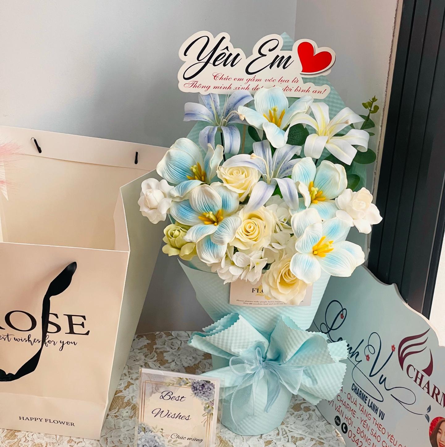 BÓ HOA TULIP MIX HOA HỒNG SAP TẶNG KÈM TÚI THIẾP-duoc-ban-tai-SHOP QUÀ TẶNG CHARME LANHVU