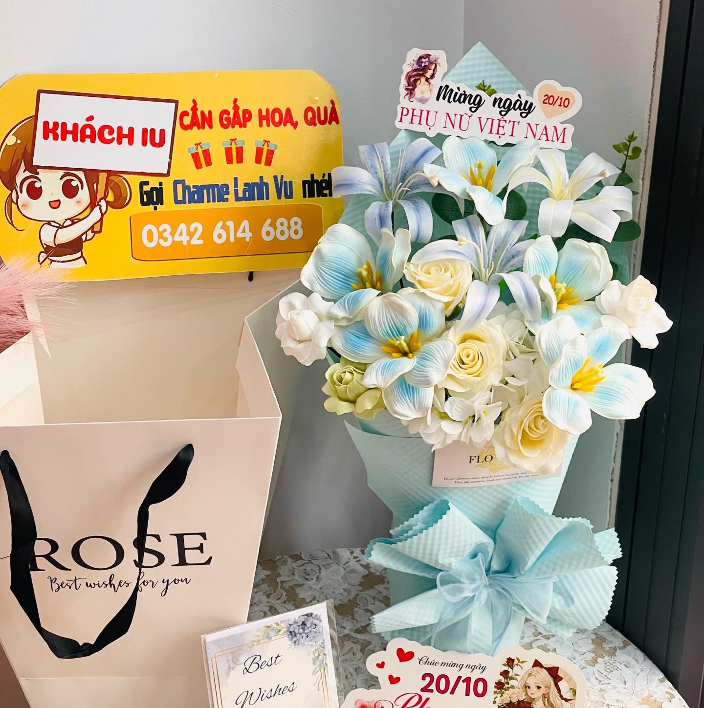 BÓ HOA TULIP MIX HOA HỒNG SAP TẶNG KÈM TÚI THIẾP-duoc-ban-tai-SHOP QUÀ TẶNG CHARME LANHVU