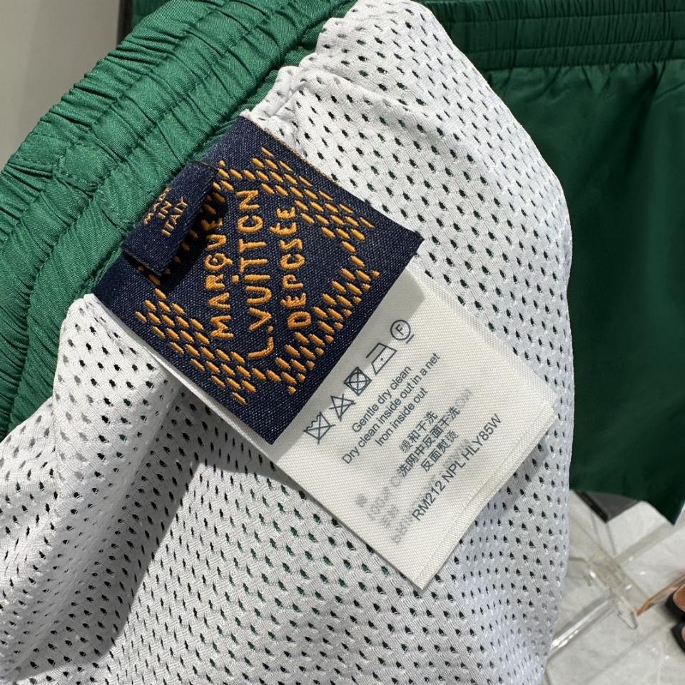 Louis Vuitton 1AFQ75
Monogram Nylon Swim Board Shorts green -duoc-ban-tai-HVIP Shoes & Clothes