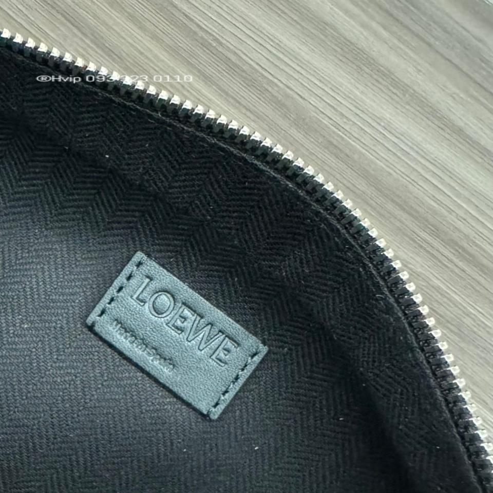 Loewe Convertible Sling in classic calfskin black B777NCNX01 Lw1 -duoc-ban-tai-Hvip Bags & Accessories