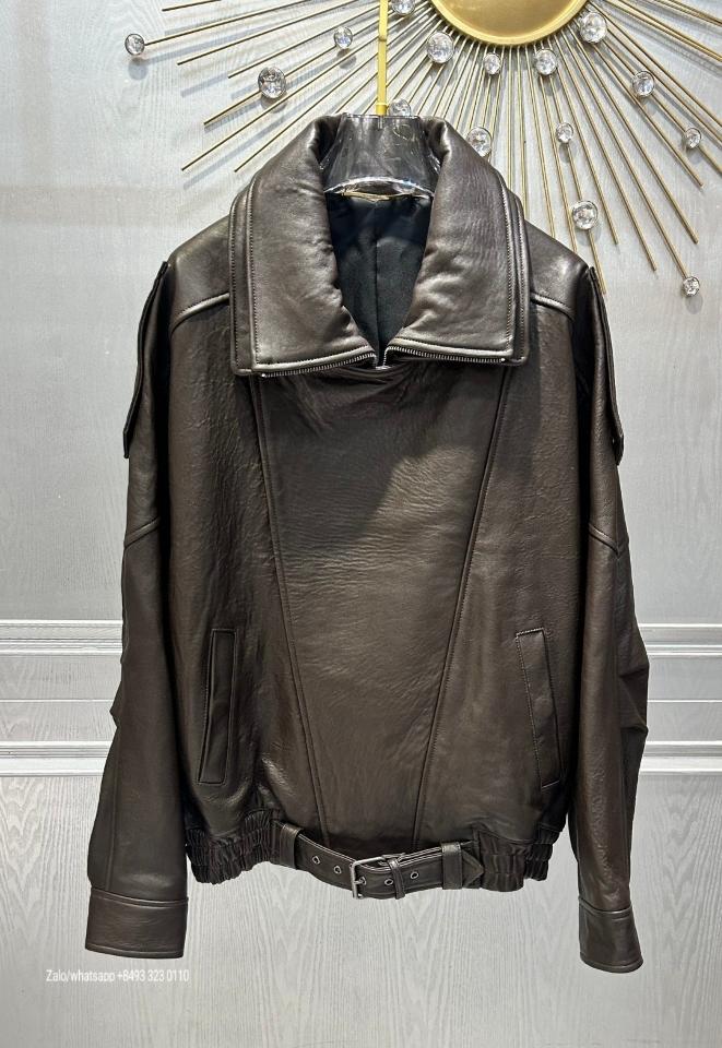 Saint Laurent BOMBER JACKET IN LAMBSKIN

BRUN

798780YCNF22509 V4-duoc-ban-tai-Hvip Bags & Accessories