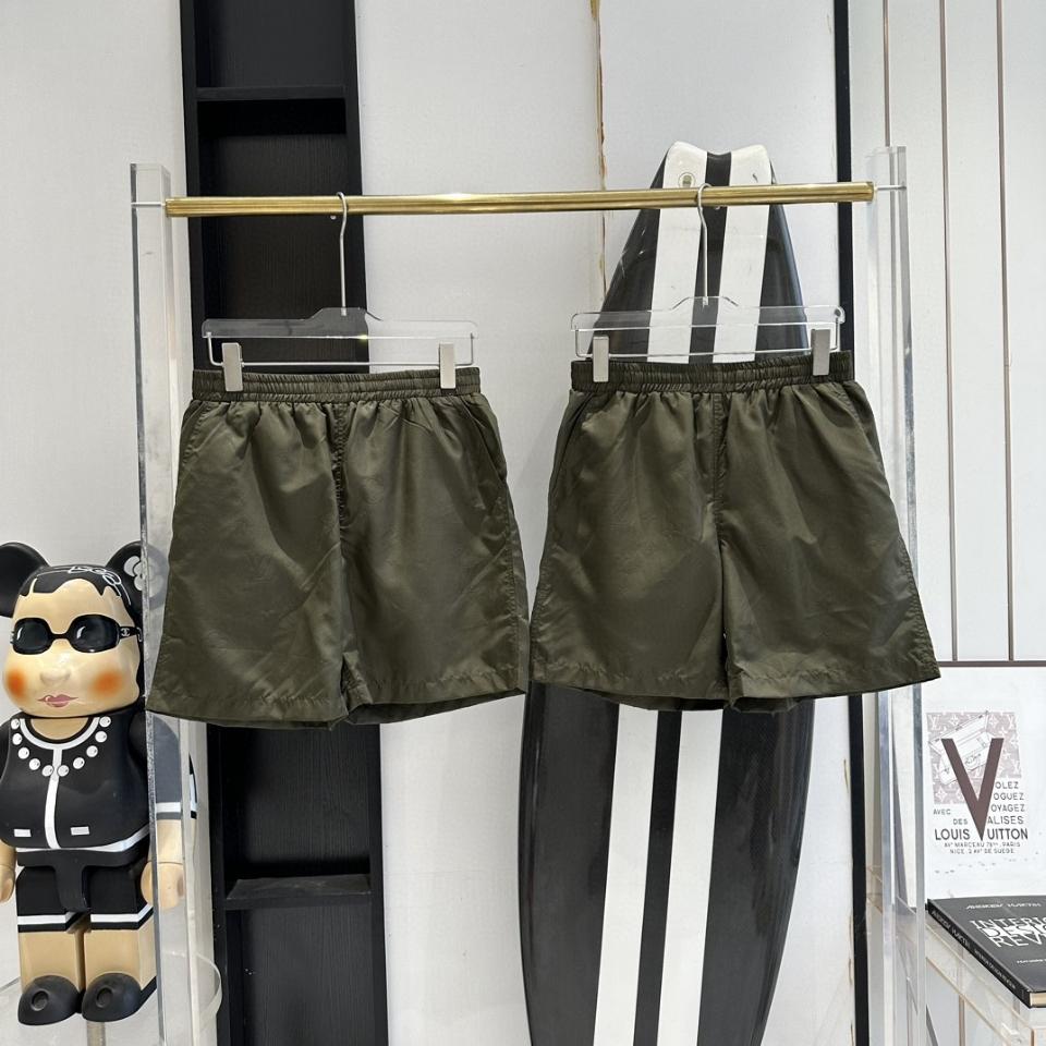 Louis Vuitton 1AFQ75
Monogram Nylon Swim Board Shorts khaki -duoc-ban-tai-HVIP Shoes & Clothes
