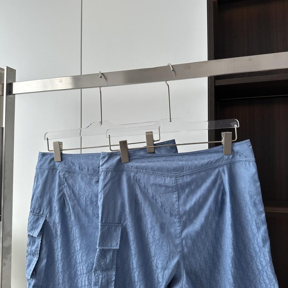 Dior Oblique Swim Shorts
Sky Blue Technical Fabric
293B103CB041_C510-duoc-ban-tai-HVIP Shoes & Clothes