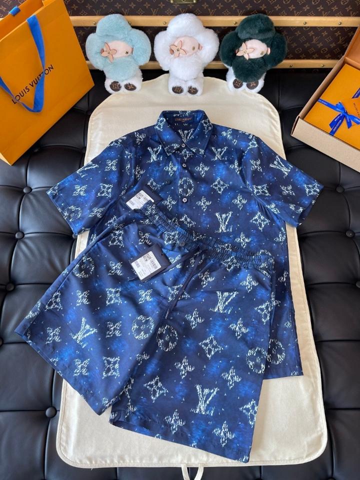 Louis Vuitton 1AHVZ7
New
Printed Monogram Swim Shorts1-duoc-ban-tai-HVIP Shoes & Clothes